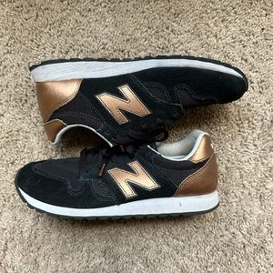 New balance sneakers 520